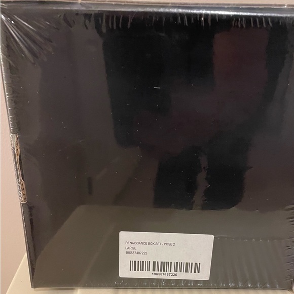 Beyoncé Renaissance Box - Picture 2 of 2